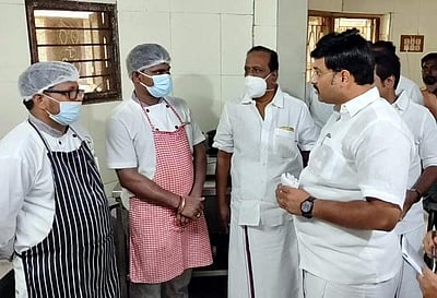 தமிழகம் முழுவதும் அரசின் சுற்றுலா உணவகங்களை மேம்படுத்த நடவடிக்கை: அமைச்சர் மதிவேந்தன்