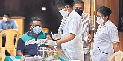 கேரளத்தில் புதிதாக 7,643 பேருக்கு கரோனா