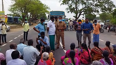 பல்லடம் அருகே வெங்கிட்டாபுரத்தில் குடிநீர் கேட்டு கிராம மக்கள் சாலை மறியல்