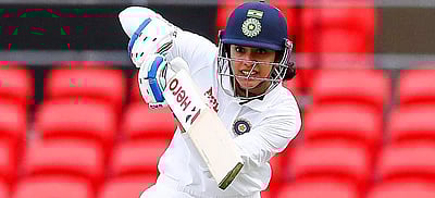 பகலிரவு டெஸ்ட்: 377/8 ரன்கள் எடுத்து சாதித்த இந்திய மகளிர் அணி