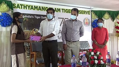 புலிகள் பாதுகாப்பு விழிப்புணா்வு கலைநிகழ்ச்சி