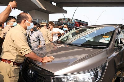 பிரியங்கா காந்தி மீண்டும் கைது