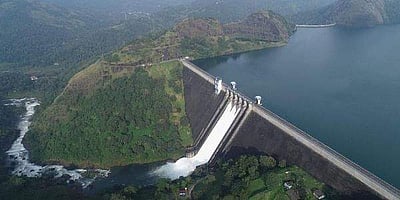 கேரளம்: செறுதோணி அணையிலிருந்து நொடிக்கு 1 லட்சம் லிட்டர் நீர் வெளியேற்றம்