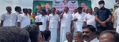 வழக்குகளைக் கண்டு அஞ்ச மாட்டோம்:  எடப்பாடி கே.பழனிசாமி