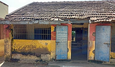 பழுதடைந்த பள்ளிக் கட்டடம்: சீரமைக்கக் கோரிக்கை