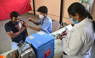 நாட்டில் குறைந்து வரும் தொற்று பாதிப்பு: ஒரே நாளில் 18,641 குணமடைந்தனர்