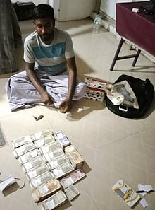 குடவாசல் அருகே ஹவாலா பணம் ரூ.15 லட்சம் பறிமுதல்