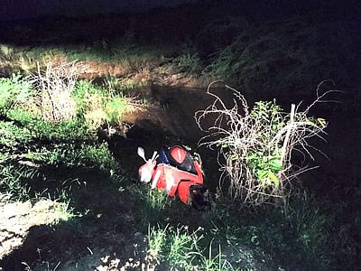 மானாமதுரை அருகே பள்ளத்தில் பைக் கவிழ்ந்து தொழிலாளி பலி