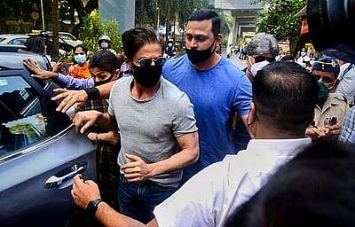 போதைப் பொருள் விவகாரம்: நடிகர் ஷாருக்‍கான் வீட்டில் போ​லீசார் அதிரடி சோதனை