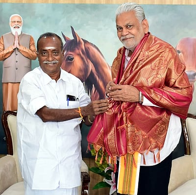 இந்திய-இலங்கை மீனவா்கள் பிரச்னையை தீா்க்கமத்திய அரசு நடவடிக்கை எடுக்க வலியுறுத்தல்