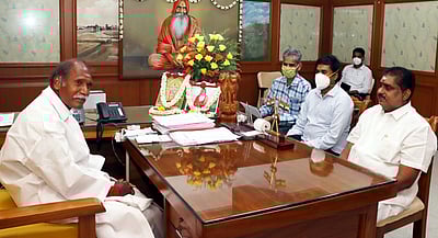 புதுவையில் 1 முதல் 8-ஆம் வகுப்பு வரை பள்ளிகளைத் திறக்க ஆலோசனை