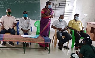 கைபேசி செயலி மூலம் மாணவா்கள் சுகாதார கணக்கெடுப்பு