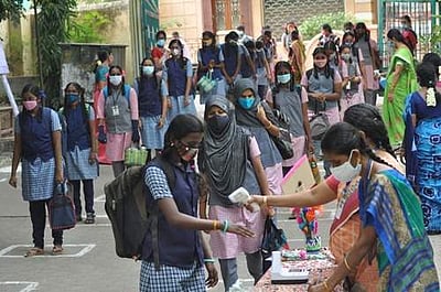 திட்டமிட்டபடி பள்ளிகள் திறப்பு: நவ.1 முதல் எவற்றுக்கெல்லாம் அனுமதி ?
