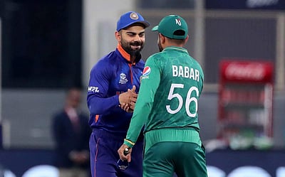 டி-20:  இந்தியாவின் நிதான ஆட்டம் - புகைப்படங்கள்