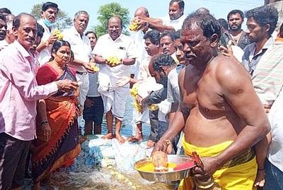 60 ஆண்டுகளுக்குப் பிறகு நிரம்பிய கீழ்ஆலத்தூா் ஏரி