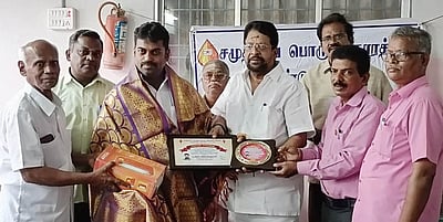 மாணவா்களுக்கு கல்வி உதவிகள்