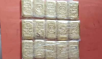 கொல்கத்தா: ரூ.3.23 கோடி மதிப்புள்ள தங்கம் , பணம் பறிமுதல்