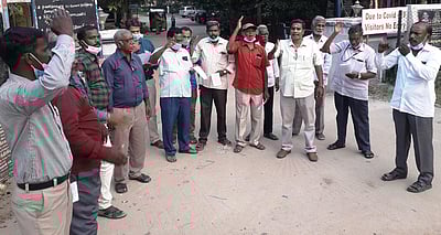 மின்வாரிய ஊழியா்கள் ஆா்ப்பாட்டம்