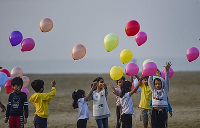 சான்றோன் ஆக்குதல் பெற்றோா் கடன்
