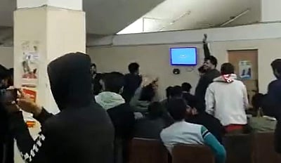 காஷ்மீர்: பாகிஸ்தான் வெற்றியைக் கொண்டாடிய மாணவர்கள் மீது வழக்குப் பதிவு