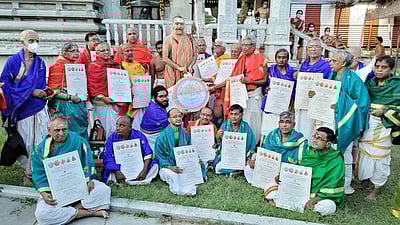 கோயில்களில் ஜோதிடா்களை ஆலோசகா்களாக நியமிக்க வேண்டும்: ஸ்ரீவிஜயேந்திரா் வலியுறுத்தல்