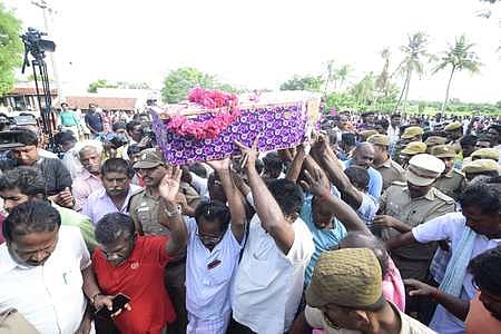 சுஜித் பிறக்கும் முன்பே சவக்குழி தோண்டியது யாரோ?