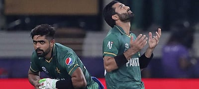 'இந்தியா - பாகிஸ்தான் ஆட்டத்தில் தொழுகை' விவகாரம்: மன்னிப்பு கோரினார் வக்கார் யூனுஸ்