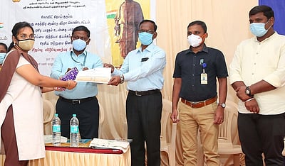 தேசிய ஒற்றுமை தின விழிப்புணா்வு நிகழ்ச்சி