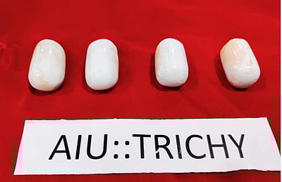 திருச்சி விமான நிலையத்திற்கு கடத்தி வரப்பட்ட ரூ.76.80 லட்சம் மதிப்பிலான தங்கம் பறிமுதல்