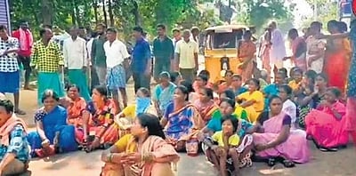 என்ன இப்படி மாறிட்டாங்க? தெலங்கானாவில் ஓட்டுக்குப் பணம் கேட்டு போராட்டம்