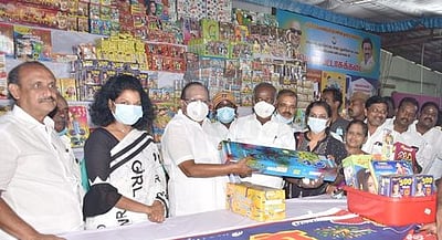 கூட்டுறவுப் பட்டாசு விற்பனை தொடக்கம்