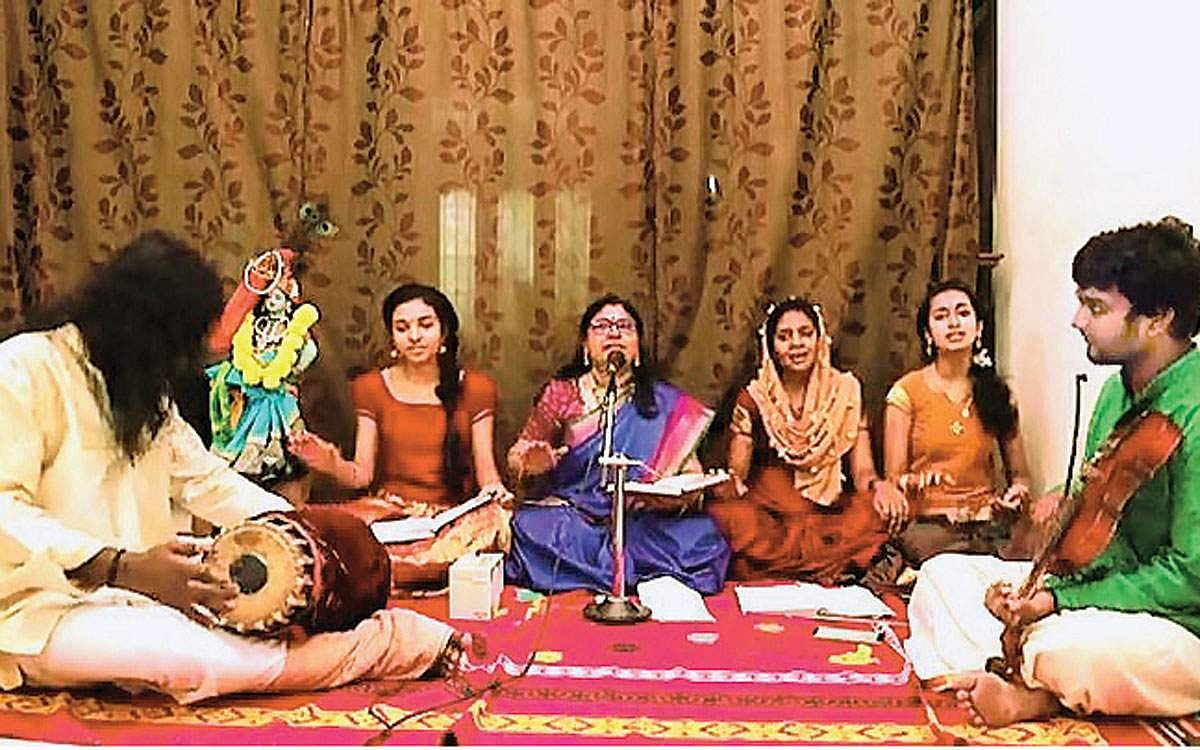 சம்ஸ்கிருதம் பேசும்  ஐஃபுனா நுஜும்!