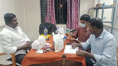 கயத்தாறு வட்டாட்சியர் அலுவலகத்தில் ஊழல் தடுப்பு போலீஸார் திடீர் சோதனை 