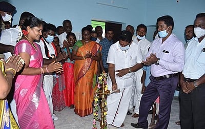திருச்செந்தூரில் பள்ளி வகுப்பறை கட்டடம் திறப்பு