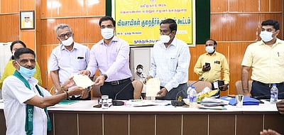 தூத்துக்குடி மாவட்டத்தில் உரத்தட்டுப்பாடு: குறைதீா் கூட்டத்தில் விவசாயிகள் புகாா்