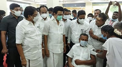 அருப்புக்கோட்டையில் பொதுமக்களிடம் தடுப்பூசி விழிப்புணர்வை ஏற்படுத்திய முதல்வர் ஸ்டாலின்