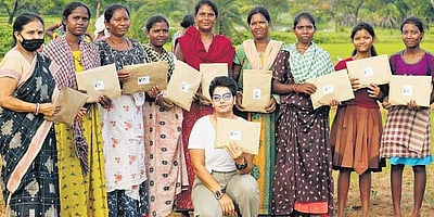 சுயநிதிக் குழு பெண்களுக்கு ஆண்டுக்கு ரூ.1 லட்சம் வருவாய் கிடைக்கும் திட்டம்