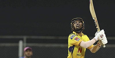 ஐபிஎல் 2021: சிக்ஸர் போட்டியில் சிஎஸ்கே வீரர்கள் முன்னிலை