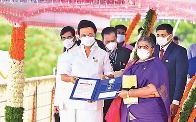 சேமிப்பே உயர்வு தரும்!