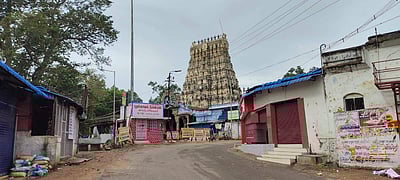 பாபநாசம் தாமிரபரணியில் தர்ப்பணம் செய்யத் தடை: வெறிச்சோடியது பாபநாசம்