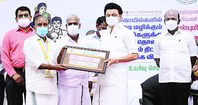 கோயில்களில் முடி இறக்கும் பணியாளருக்கு மாத ஊக்கத் தொகை திட்டம்: முதல்வா் மு.க.ஸ்டாலின் தொடக்கி வைத்தாா்