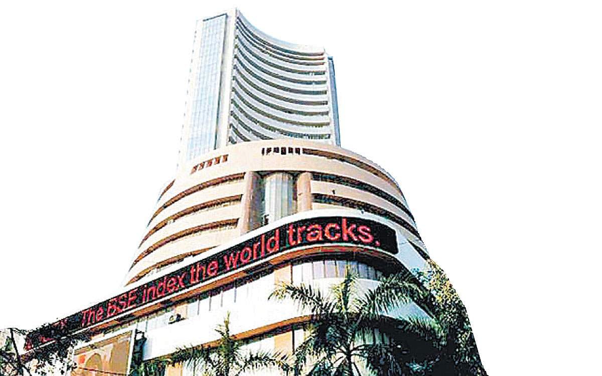 ‘ஹோலி’ உற்சாகம்: சென்செக்ஸ் மேலும் 1,047 புள்ளிகள் முன்னேற்றம்! சந்தை மதிப்பு ரூ.4.15 லட்சம் கோடி உயா்வு