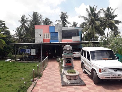 கூத்தாநல்லூர் : திருவள்ளுவர் பல்கலைக்கழக தேர்வு கட்டுப்பாட்டுத்துறை அதிகாரி வீட்டில் சோதனை