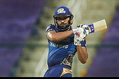 ஹைதராபாத் அணிக்கு எதிரான போட்டி: மும்பை பேட்டிங்