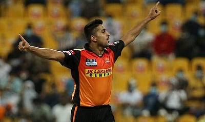 மிரட்டல் வேகத்தில் வீசும் உம்ரான் மாலிக்: வலைப் பயிற்சி பந்துவீச்சாளராகத் தேர்வு!