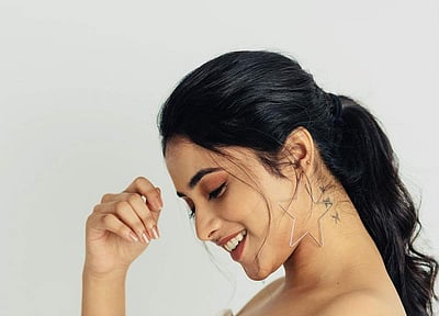 பேரழகியாக ஜொலிக்கும் டாக்டர் பட நாயகி பிரியங்கா - ஆல்பம்