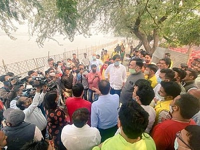 துணைநிலை ஆளுநா், காவல் துறை அனுமதித்தால் யமுனையில் சத் பூஜையை பாஜக கொண்டாடலாம்: அமைச்சா் கோபால் ராய்