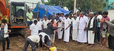 வாலேரி உபரிநீா் கொரட்டி ஏரிக்குச் செல்ல கால்வாய் அமைக்கும் பணி தொடக்கம்