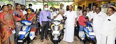 சிவகங்கையில் மாற்றுத்திறனாளிகளுக்கு நலத்திட்ட உதவிகள் வழங்கல்