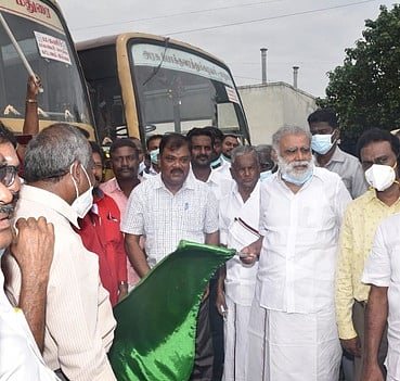 ராமங்களுக்கு நிறுத்தப்பட்ட பேருந்துகள் மீண்டும் இயக்கப்படும்: அமைச்சா்